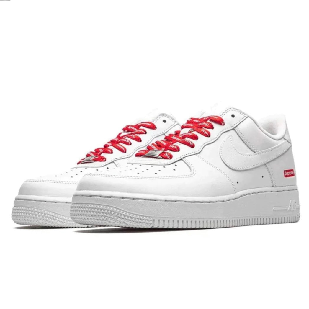 Nike Air Force 1 07’ Supreme White